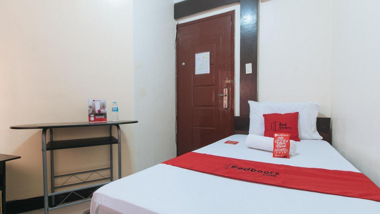 Hotel Reddoorz Plus Near Ust - Espana *