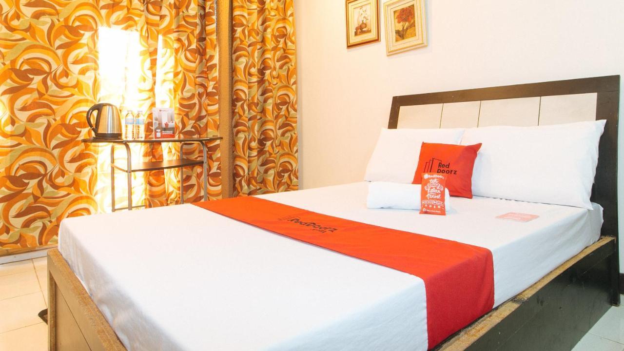 Reddoorz Plus Near Ust - Espana * Manila