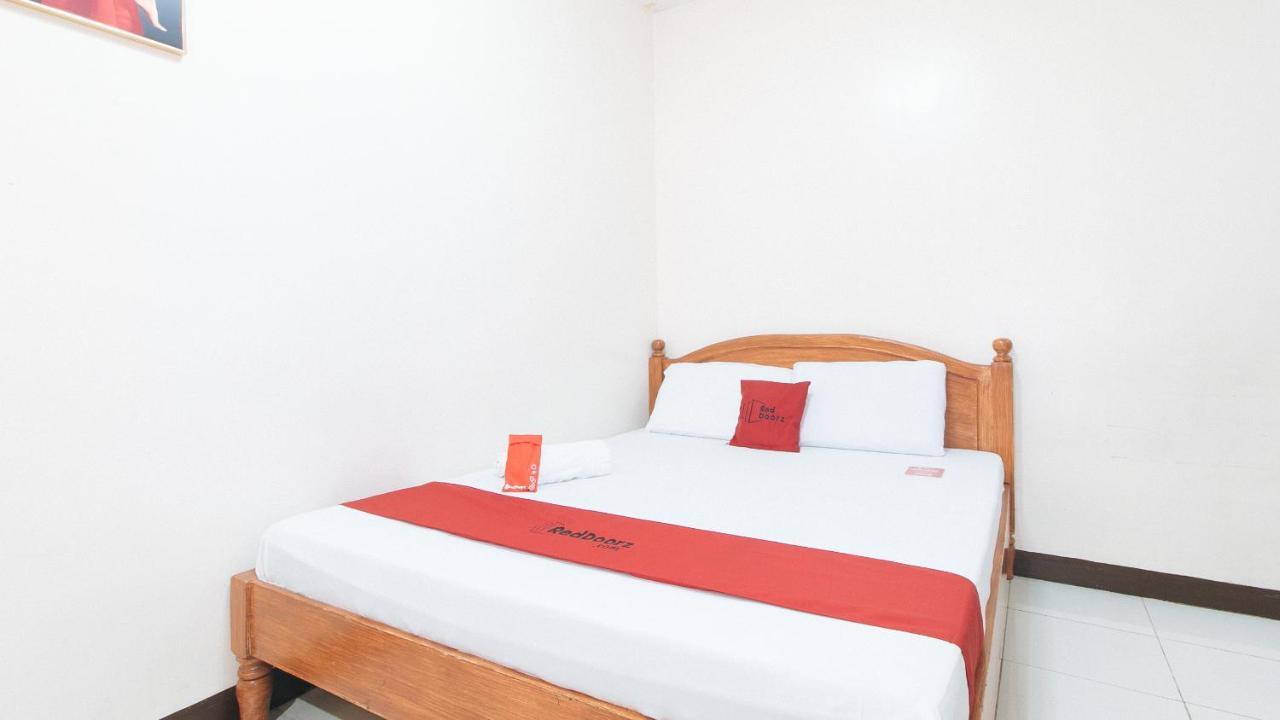 Reddoorz Plus Near Ust - Espana