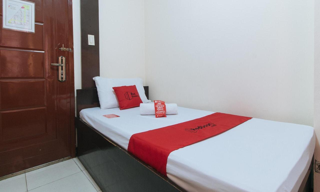 Reddoorz Plus Near Ust - Espana Hotel Manila